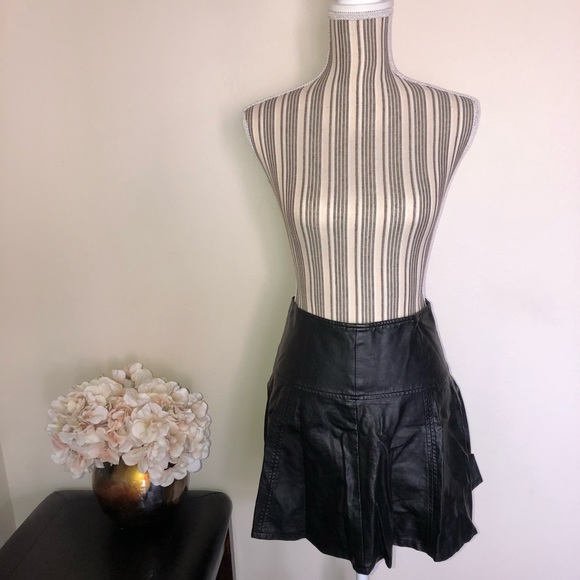 Faux Leather High Waist Skirt - Picture 2 of 6